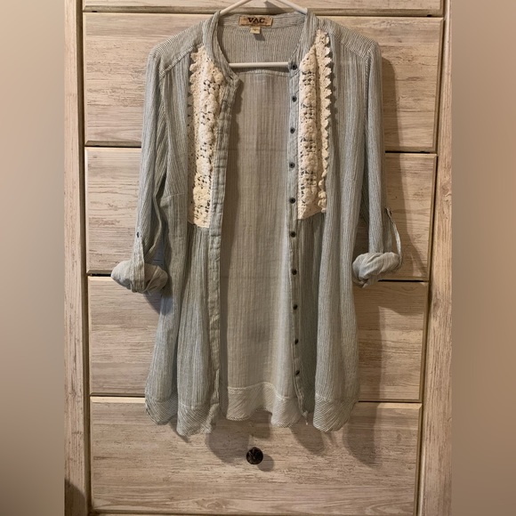 Nine West Button Down - Picture 3 of 4